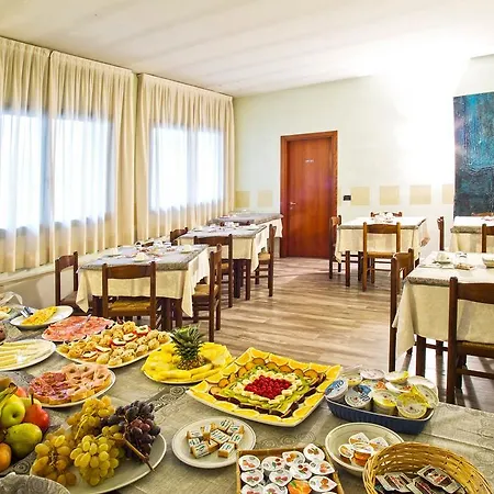 Centrale Hotell 3*